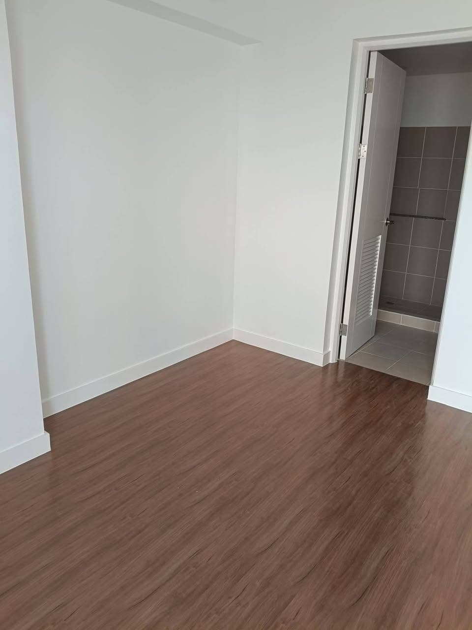 🔥 SPACIOUS CITY LIVING IN QUEZON CITY! 🔥 - photo 4