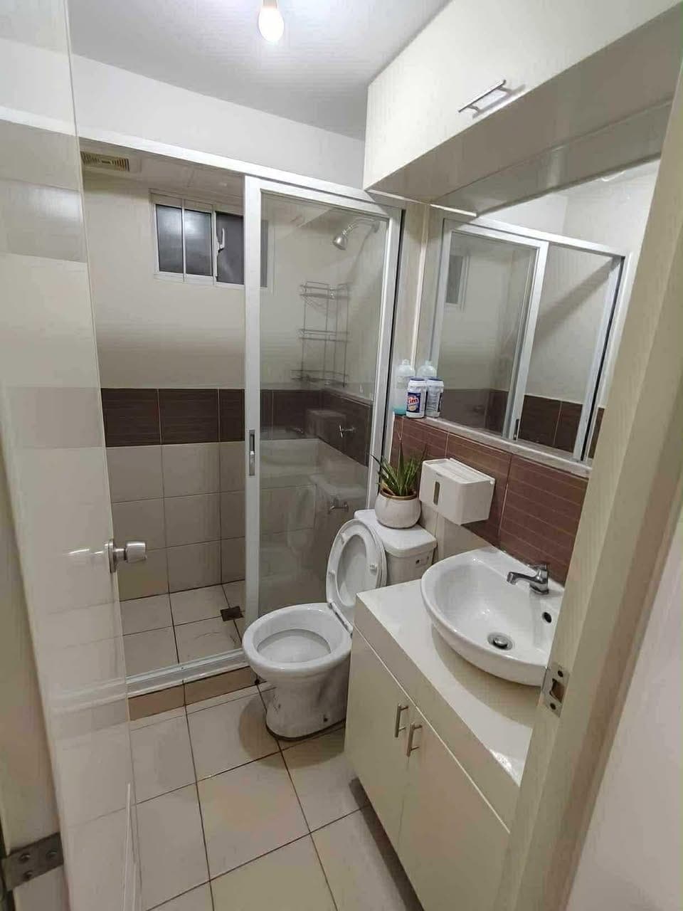 For Rent: 3br Condo unit for Rent (with 2  t&b) - photo 1