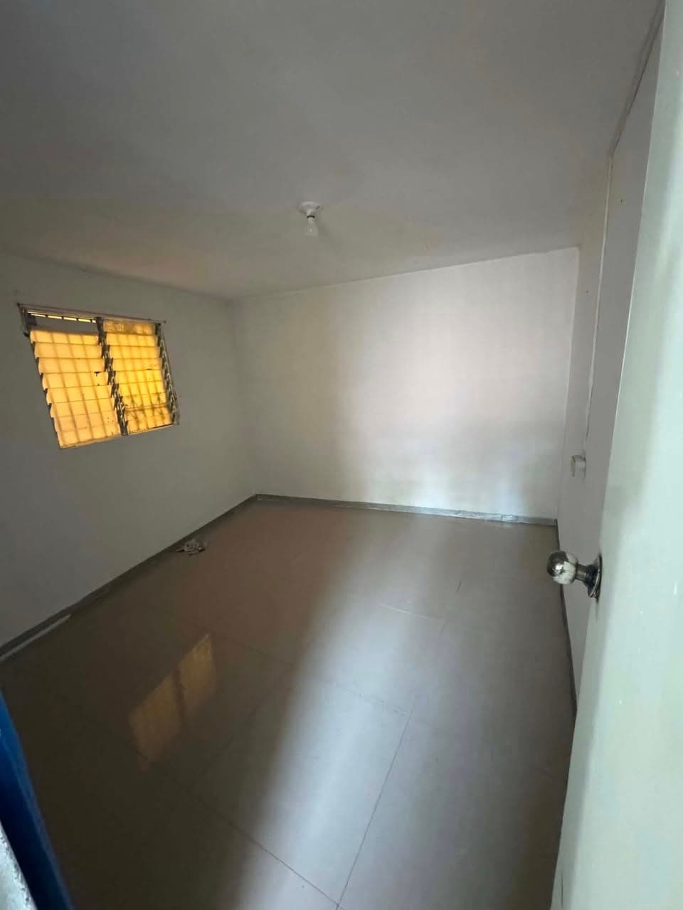 Available room for rent - photo 2