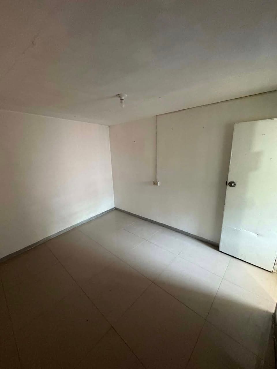 Available room for rent - photo 1