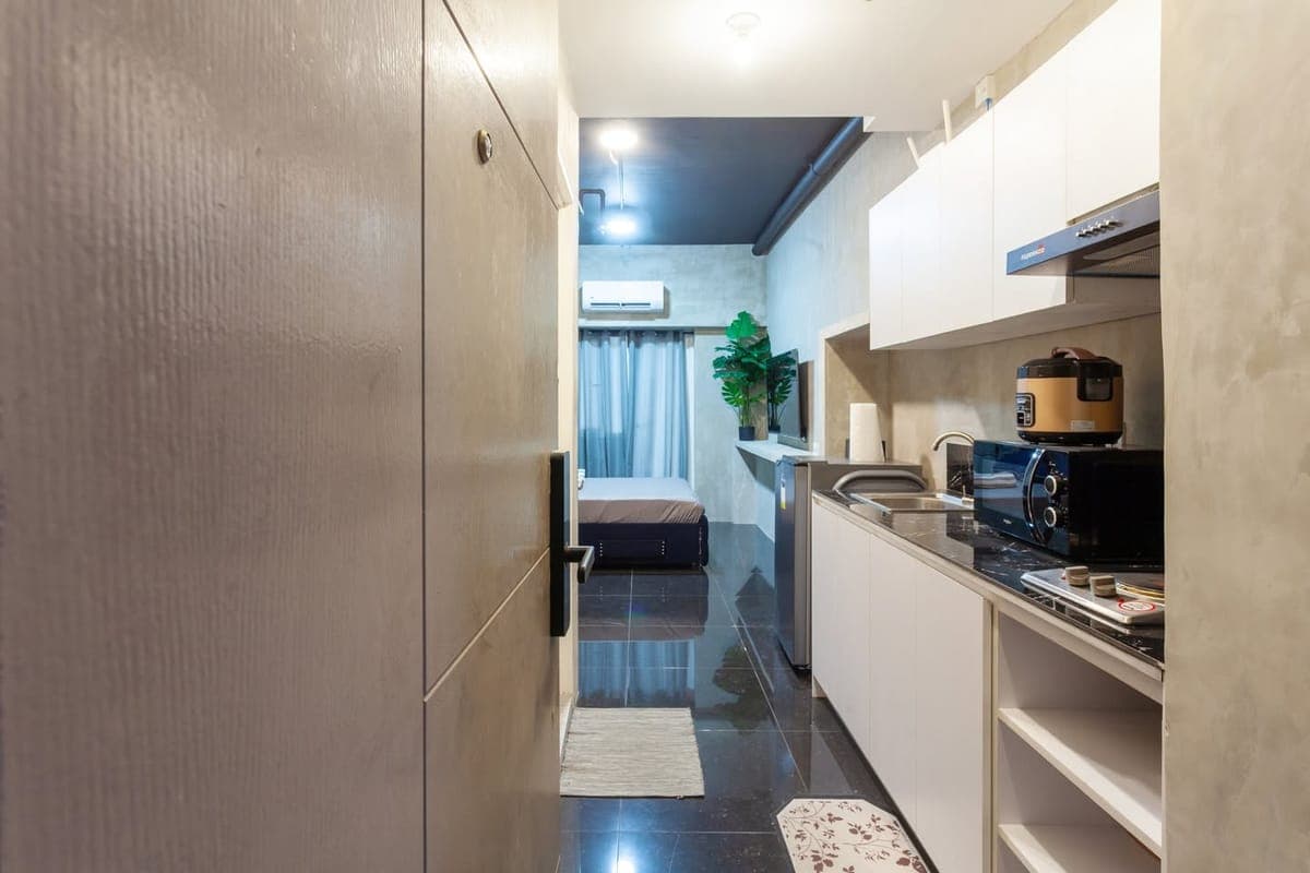 🏙 Cozy Industrial-Style Unit for Long-Term Stay - photo 1