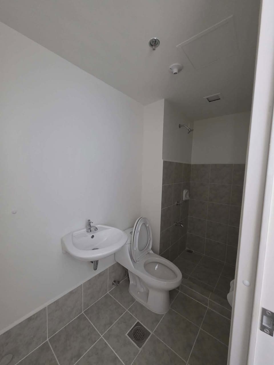 🏢 STUDIO UNIT FOR RENT – AMAIA STEPS TANDANG SORA, QC - photo 3