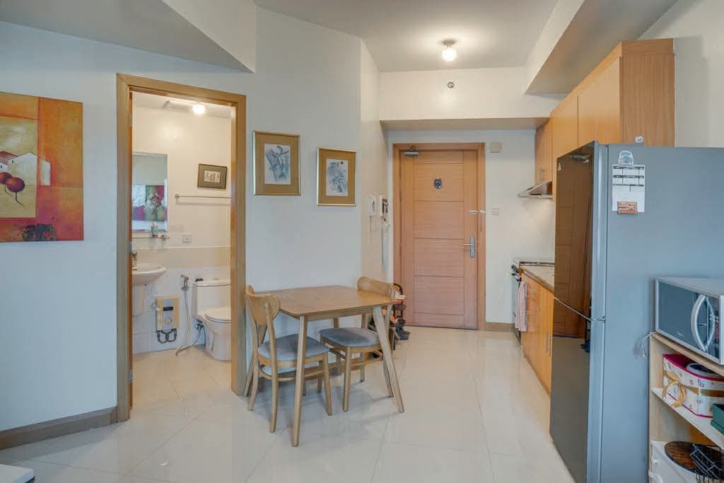 📣For Lease – 1BR Condo with Balcony at The Trion - photo 12