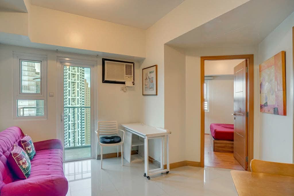 📣For Lease – 1BR Condo with Balcony at The Trion - photo 7