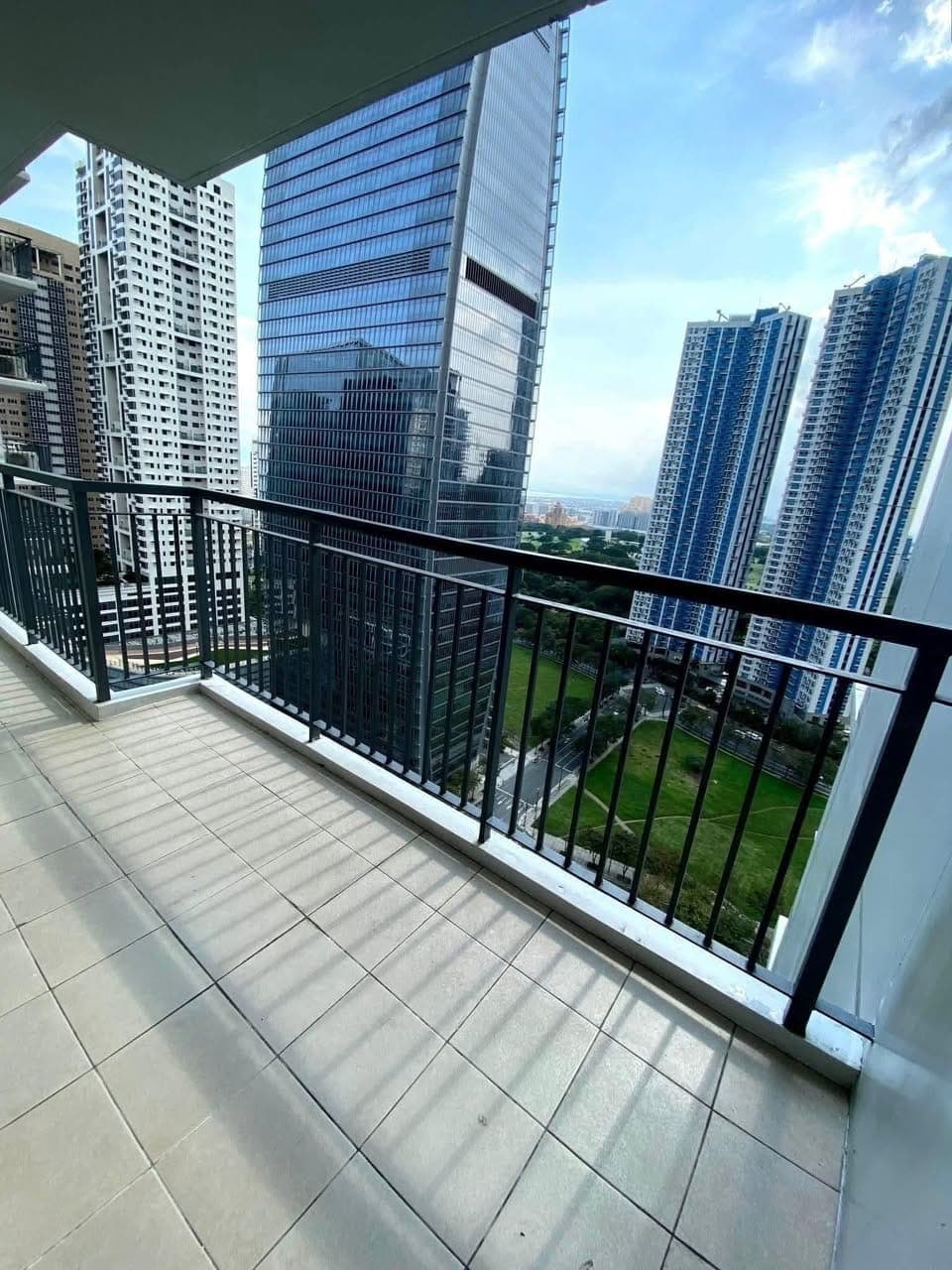 For Lease: Fully furnished 2 BR at Two Maridien, BGC, Taguig - photo 4