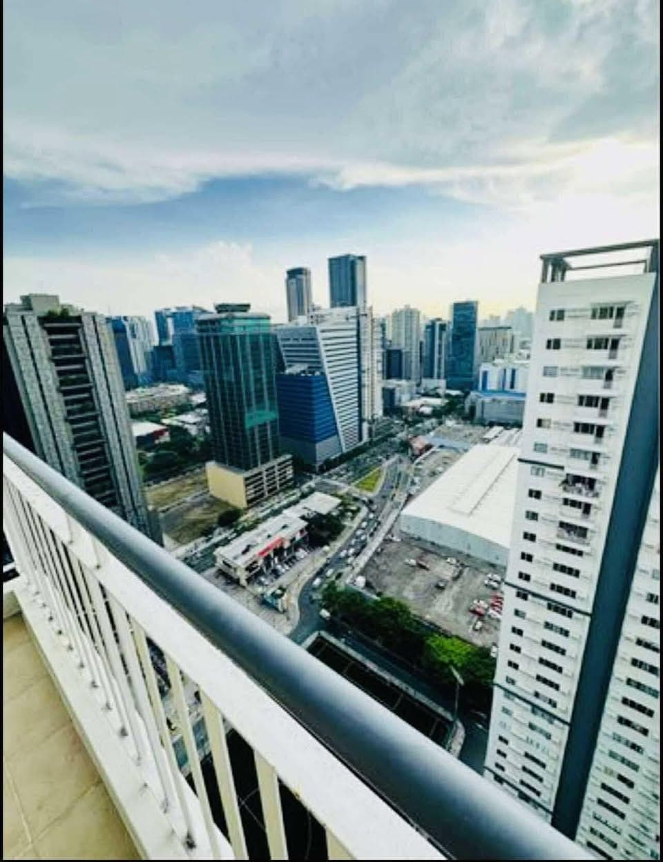 FOR RENT: 3BR Unit at Avida Towers Turf BGC - photo 4