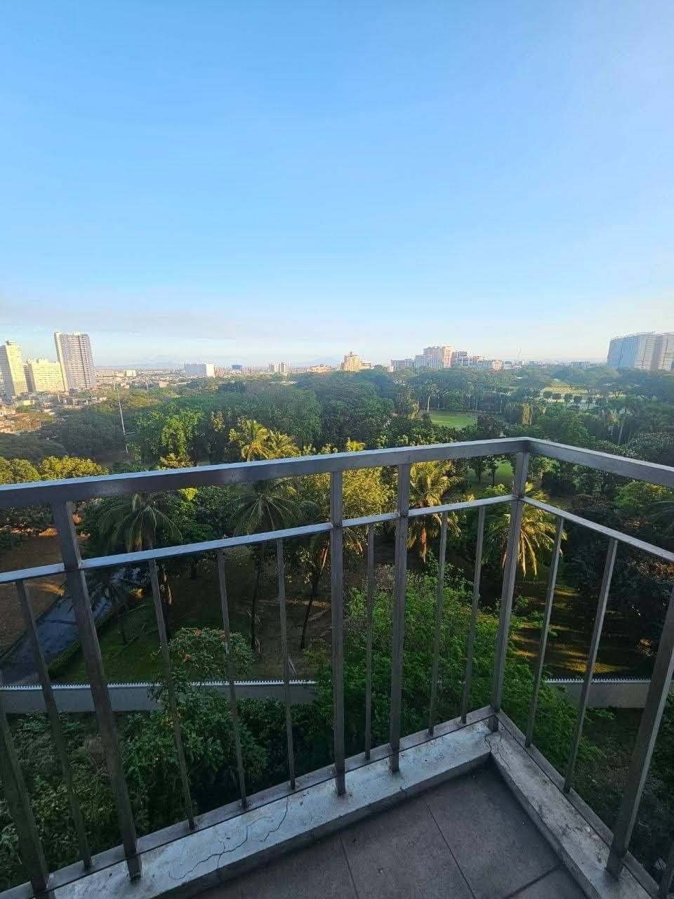𝐅𝐎𝐑 𝐑𝐄𝐍𝐓 One Bedroom Condo Unit with Balcony in BGC Taguig at Trion Towers. - photo 1