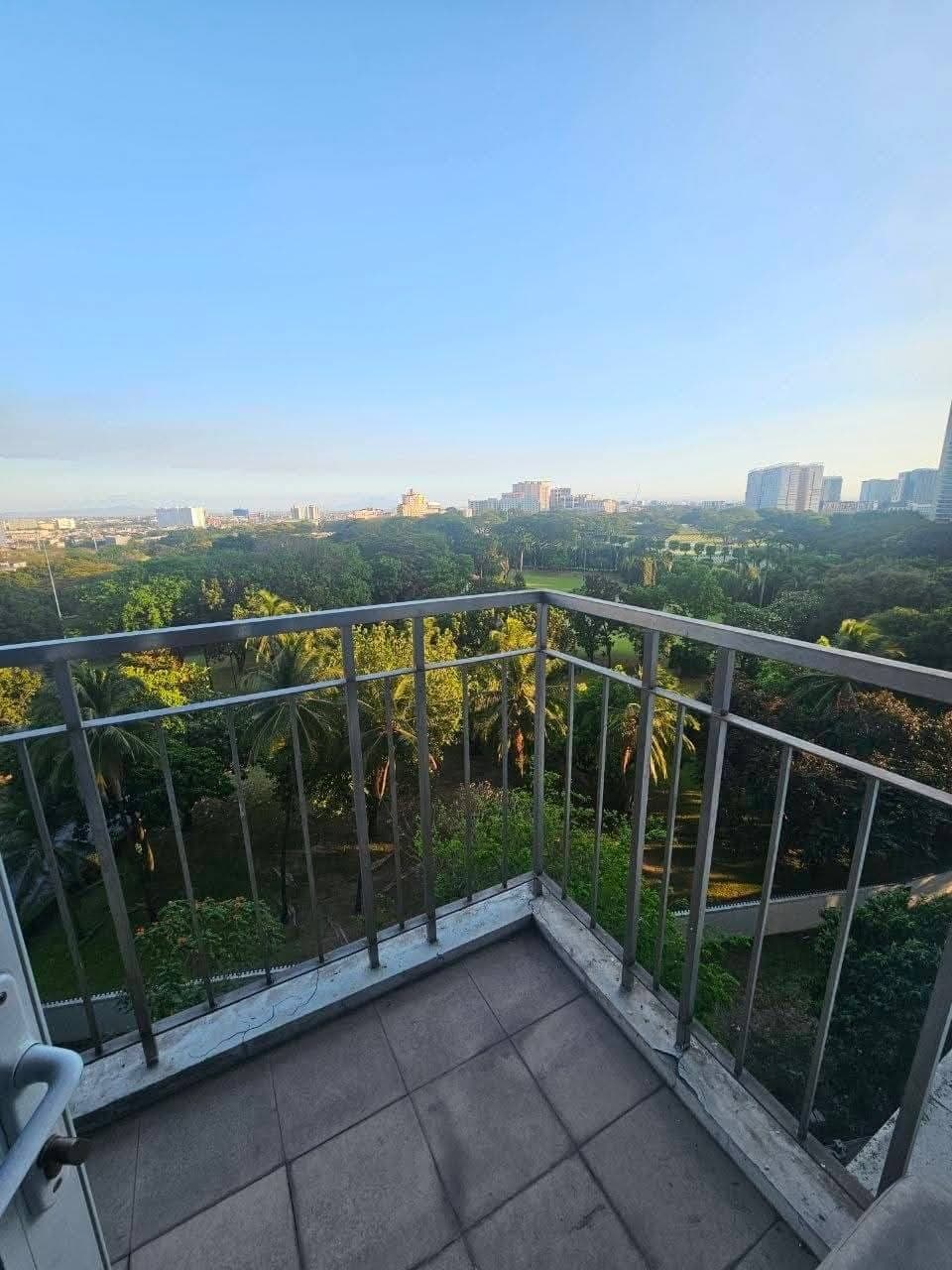 𝐅𝐎𝐑 𝐑𝐄𝐍𝐓 One Bedroom Condo Unit with Balcony in BGC Taguig at Trion Towers. - photo 21