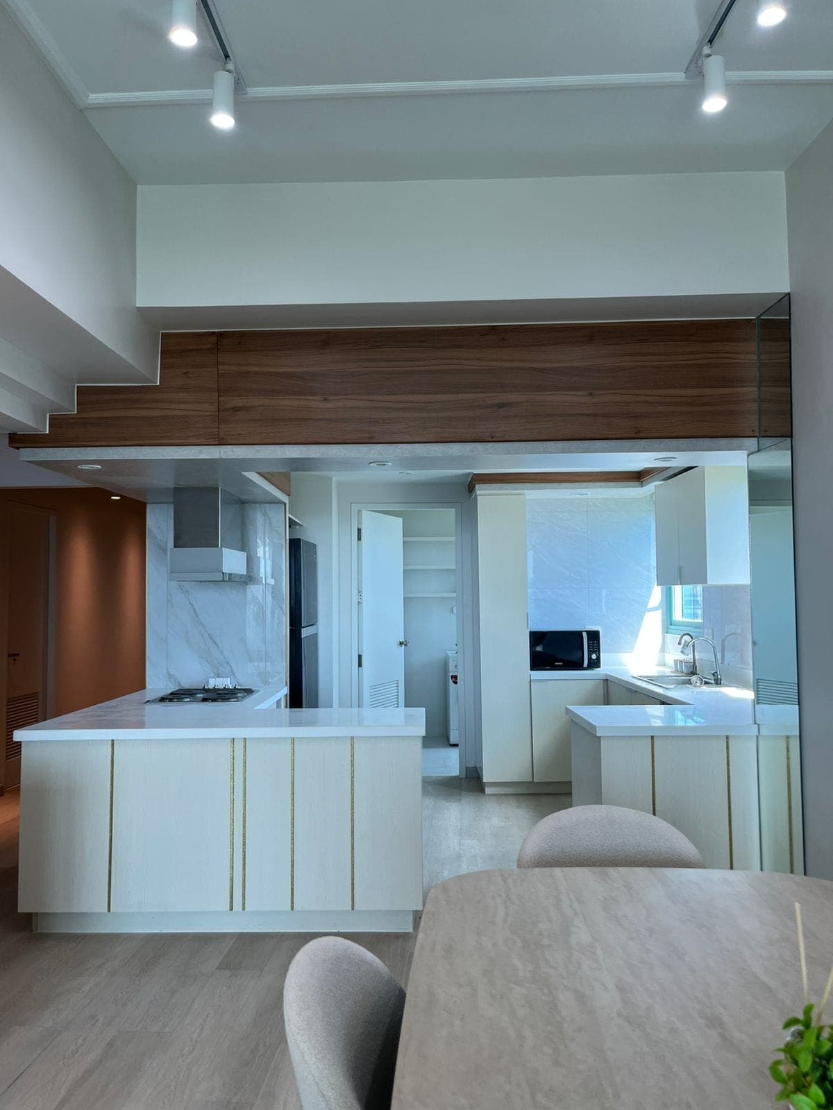 𝗙𝗼𝗿 𝗥𝗲𝗻𝘁: 𝟯 𝗕𝗥 - 𝗘𝗶𝗴𝗵𝘁 𝗙𝗼𝗿𝗯𝗲𝘀 𝗧𝗼𝘄𝗻 𝗥𝗼𝗮𝗱 𝗕𝗚𝗖 - photo 2