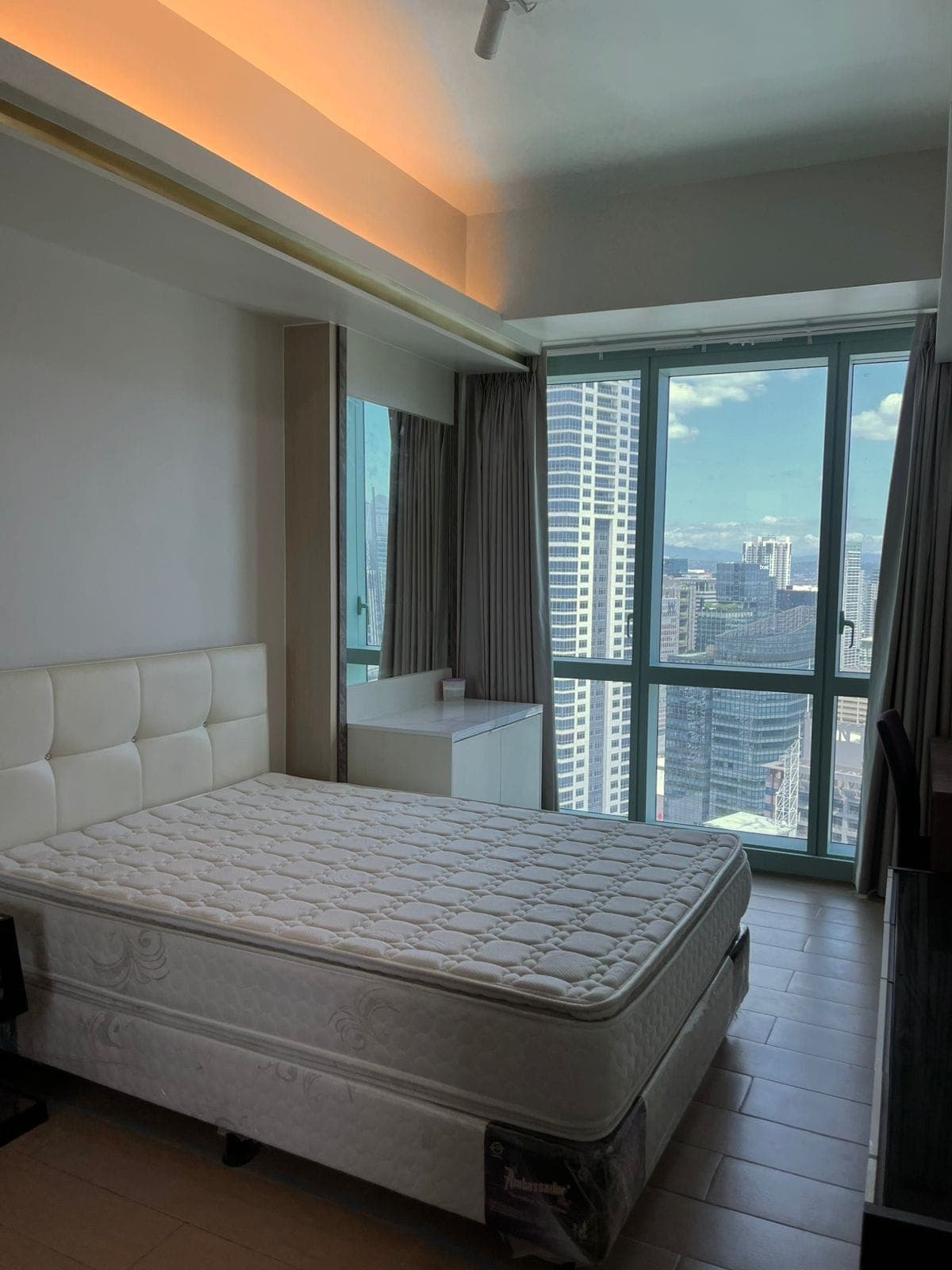 𝗙𝗼𝗿 𝗥𝗲𝗻𝘁: 𝟯 𝗕𝗥 - 𝗘𝗶𝗴𝗵𝘁 𝗙𝗼𝗿𝗯𝗲𝘀 𝗧𝗼𝘄𝗻 𝗥𝗼𝗮𝗱 𝗕𝗚𝗖 - photo 4