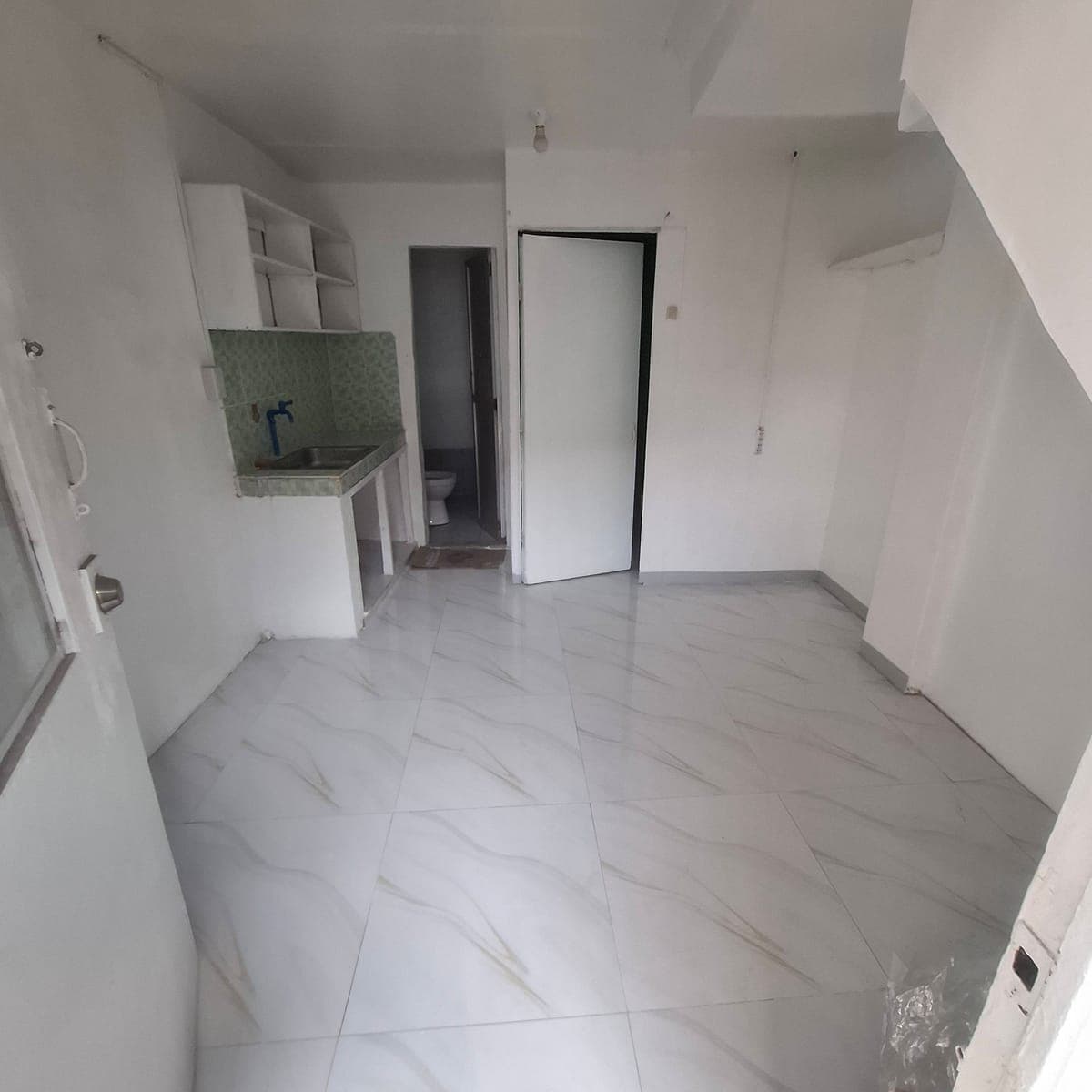 Room for rent                                                                    with one room... - photo 1