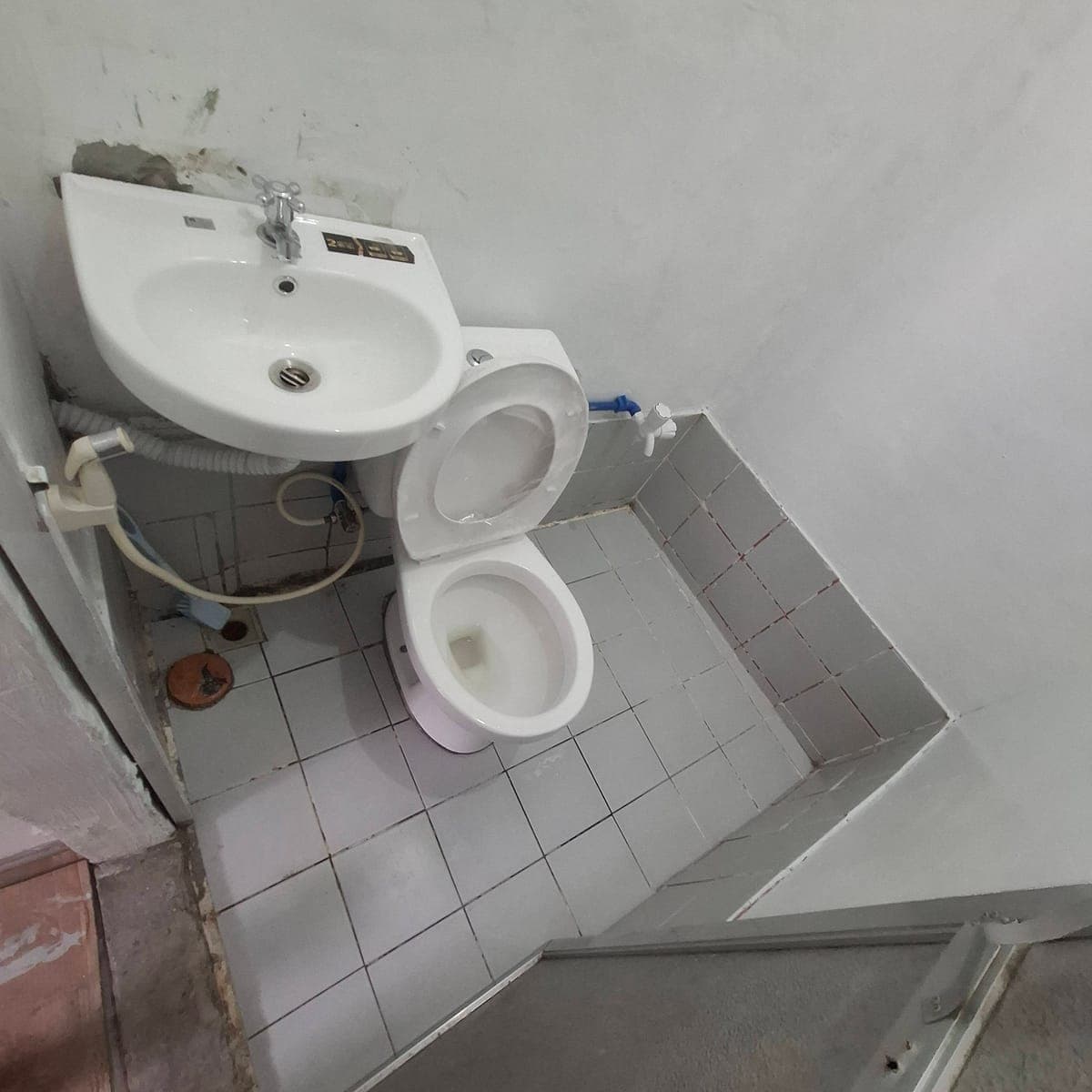 Room for rent                                                                    with one room... - photo 5