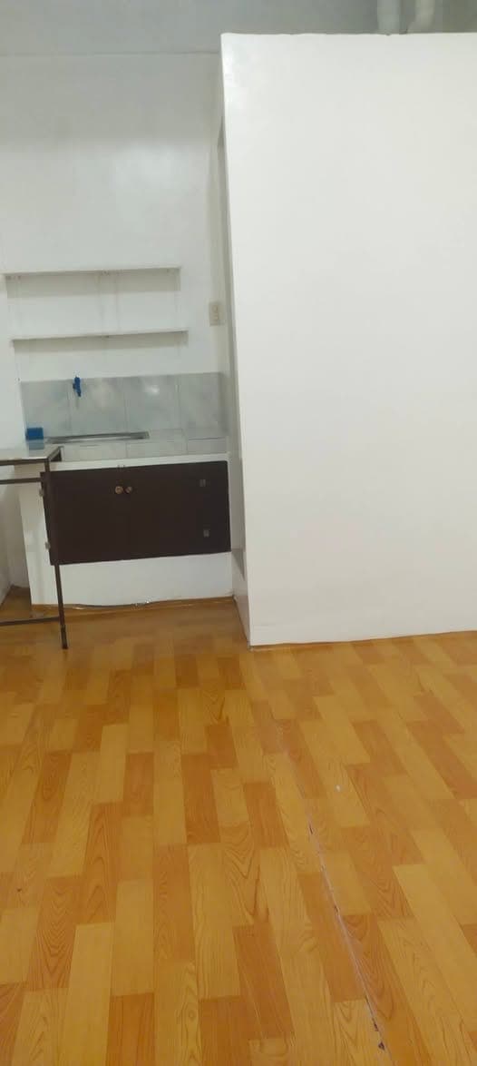 ROOM FOR RENT - photo 1
