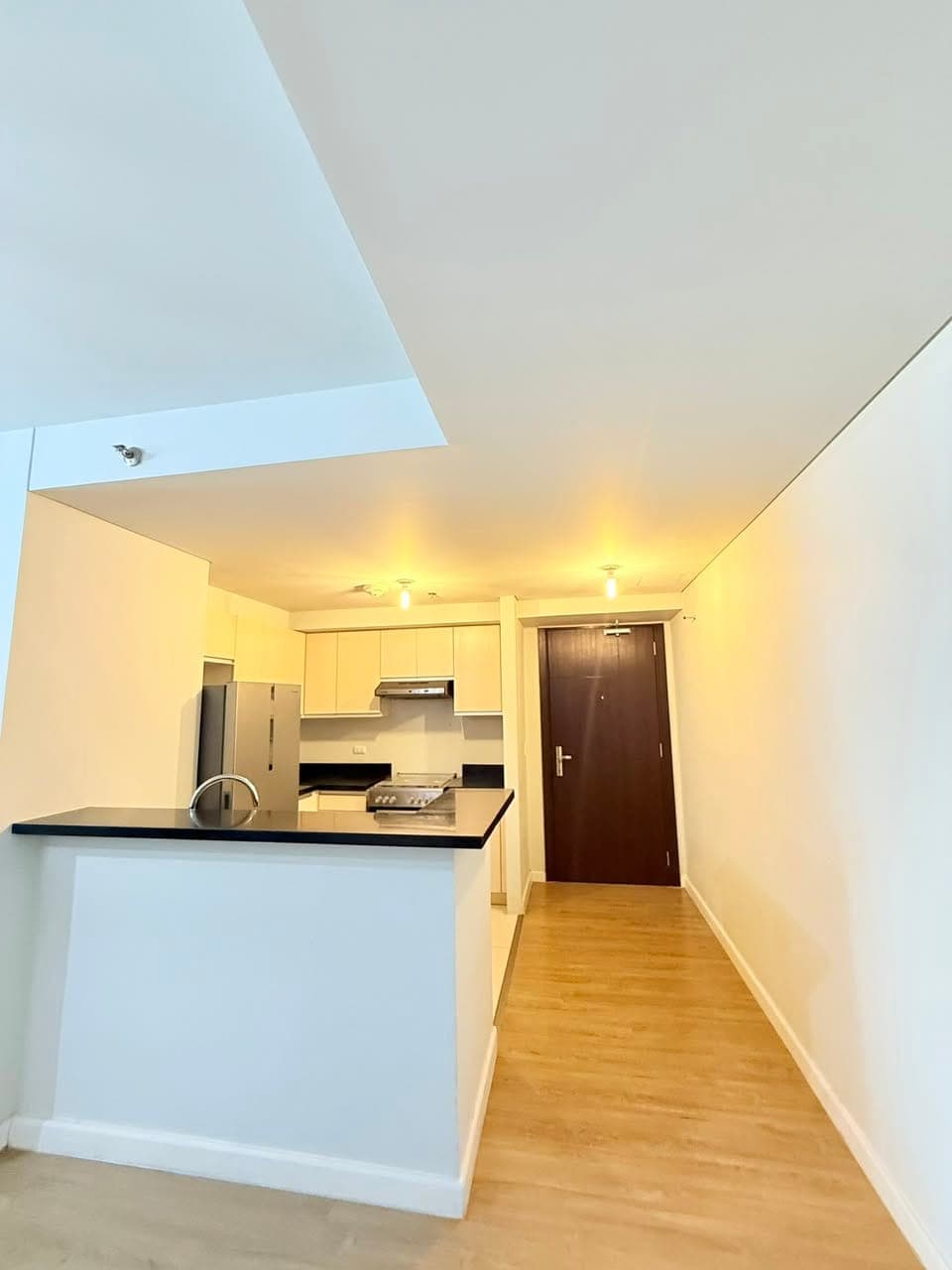 CONDO FOR RENT - photo 1