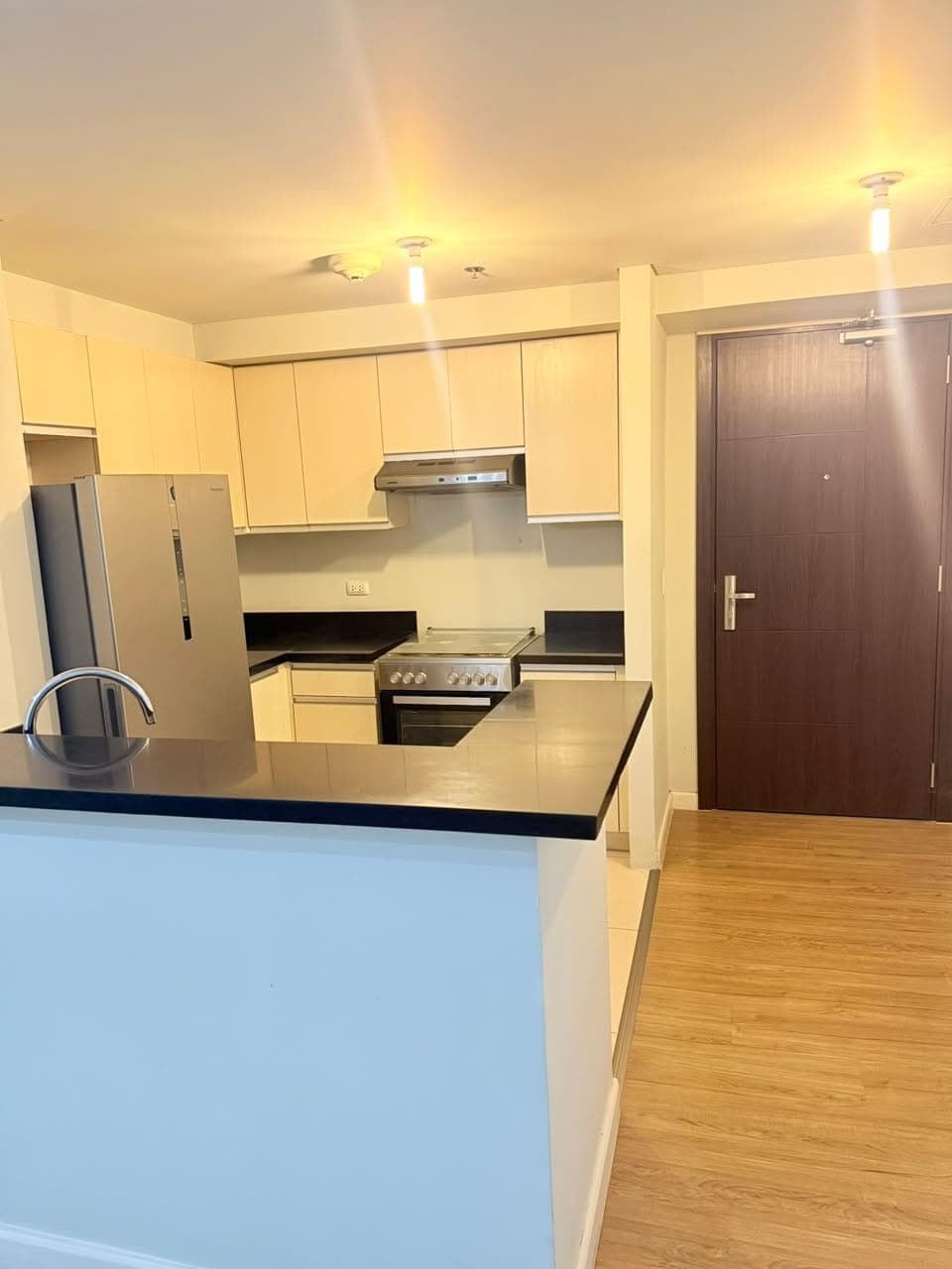 CONDO FOR RENT - photo 3