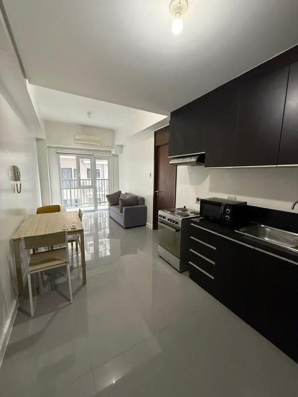 For Lease & For Sale: Fully Furnished 1 Bedroom Unit at Signa Residence, Makati - photo 1