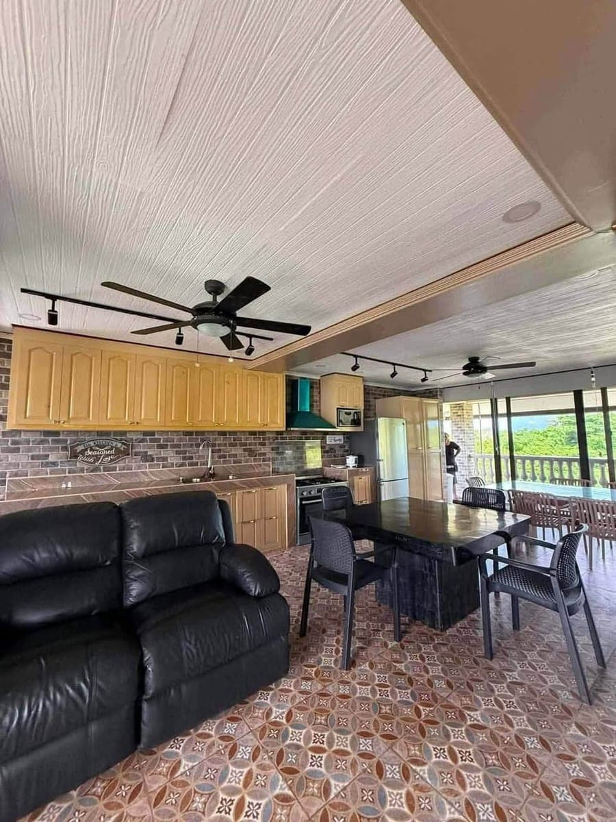 🌅 3-STOREY BEACHVIEW HOUSE FOR RENT - photo 2