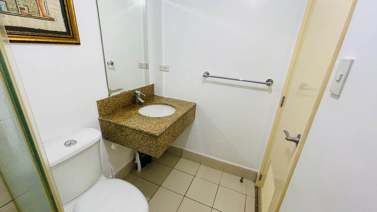 UNIT OWNER HERE : Open for all agent / brokers i give 1 month commission for 1 year lease just pm me - photo 2