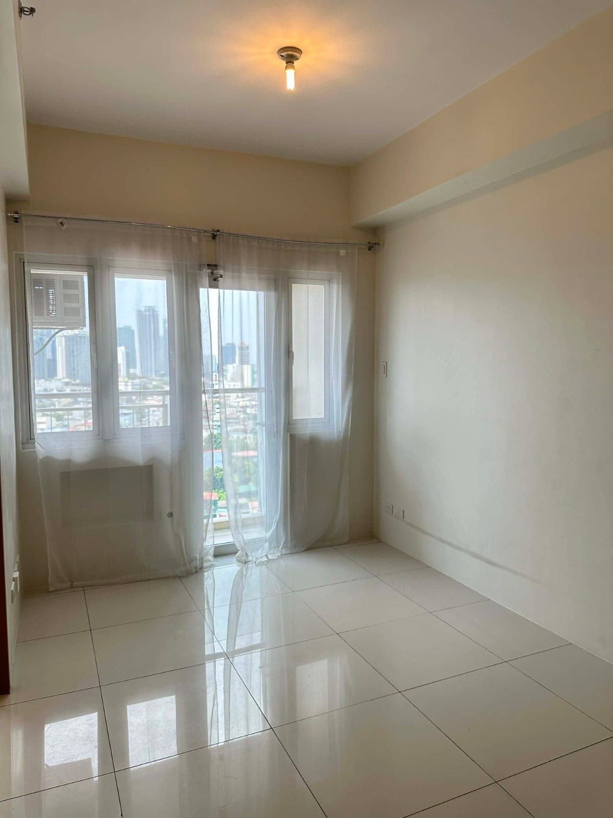 FOR RENT: Semi-furnished 1-Bedroom at Times Square West, BGC - photo 6