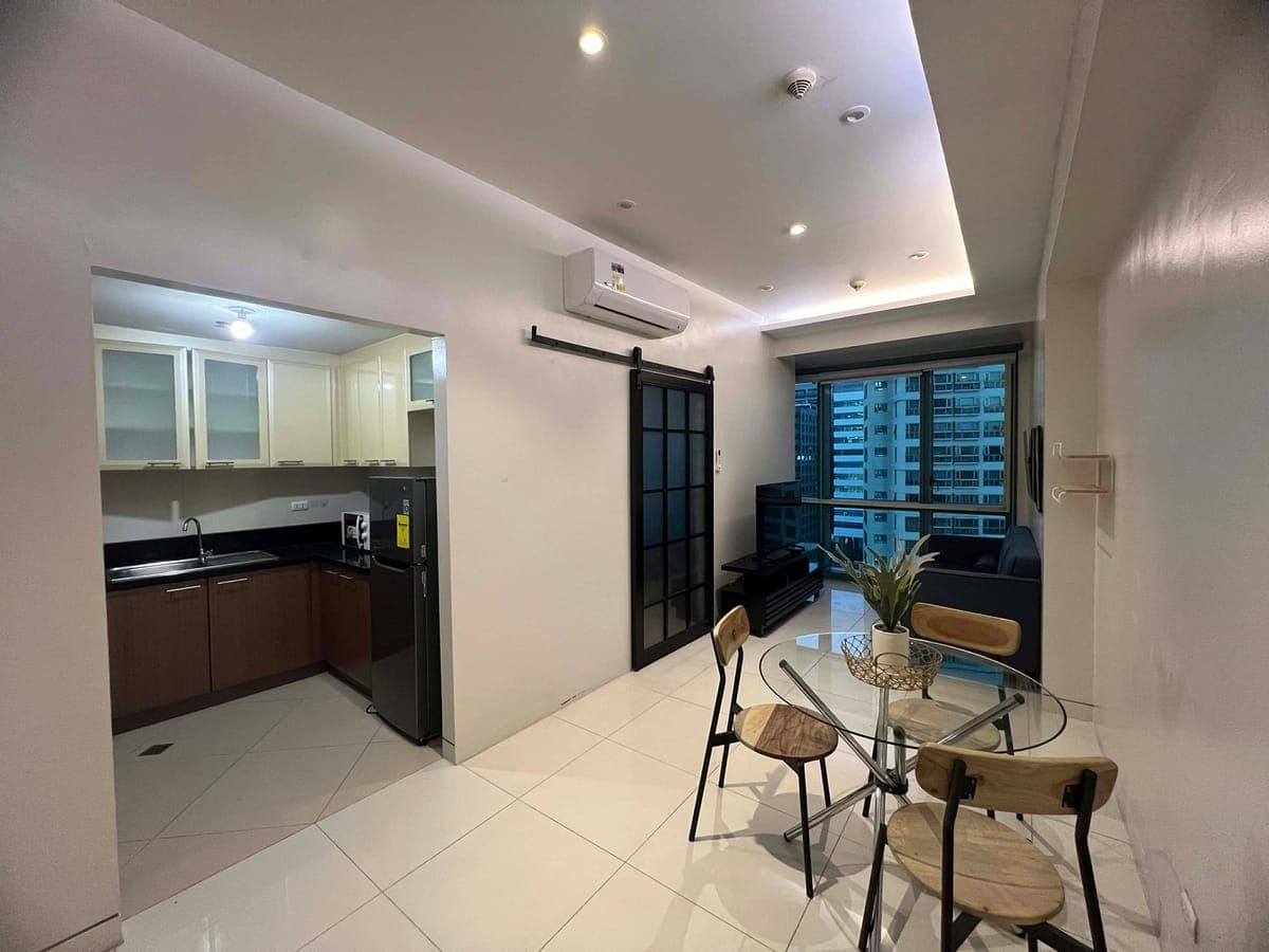 Eight Forbes Town - photo 1