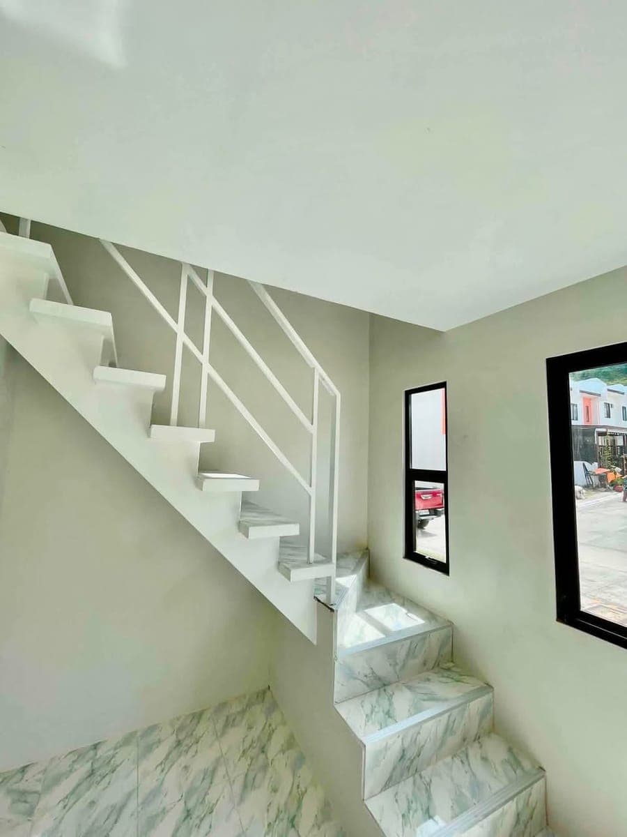 Townhouse for rent (BRAND NEW) - photo 2