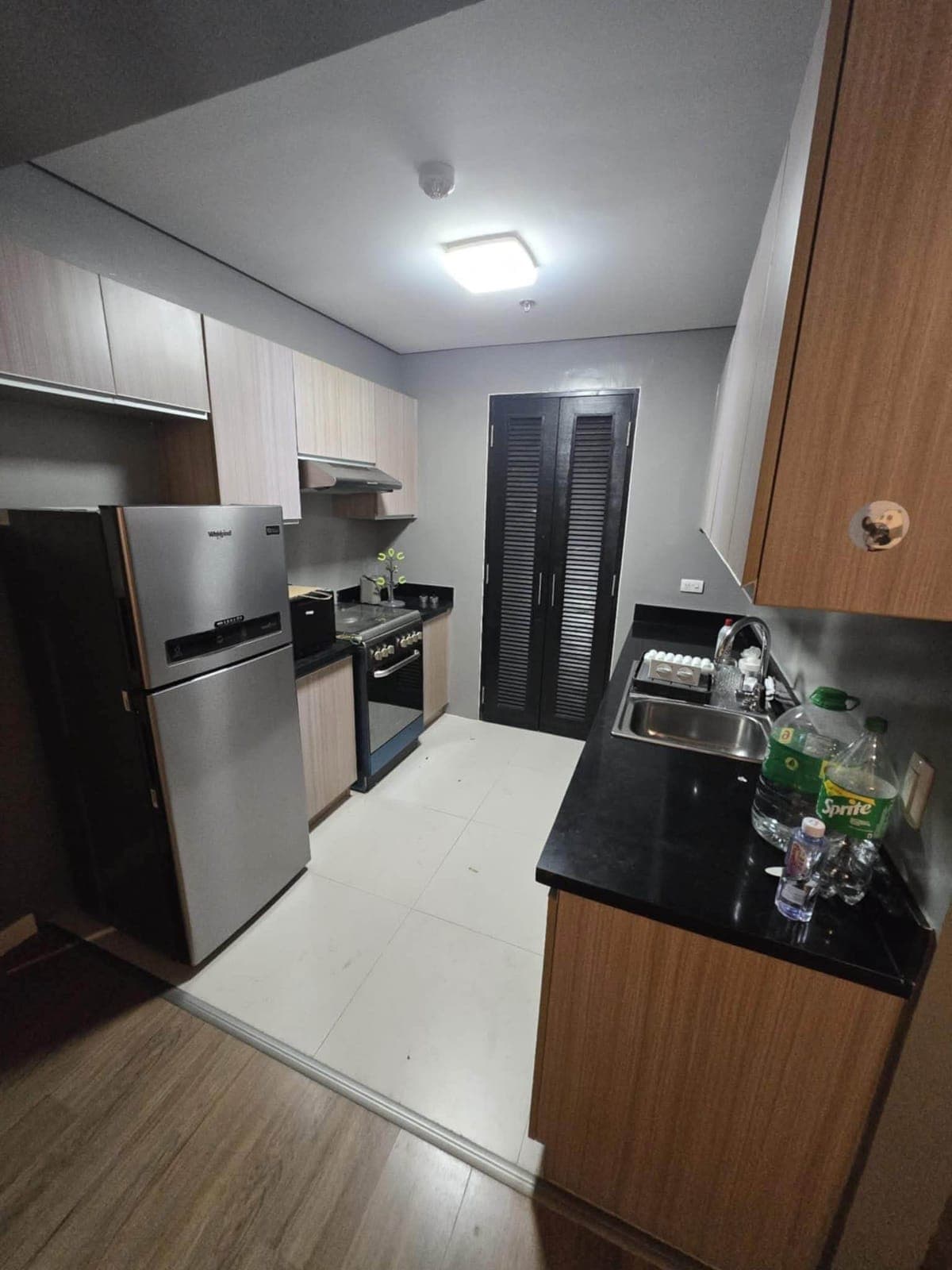 For Lease : - photo 1