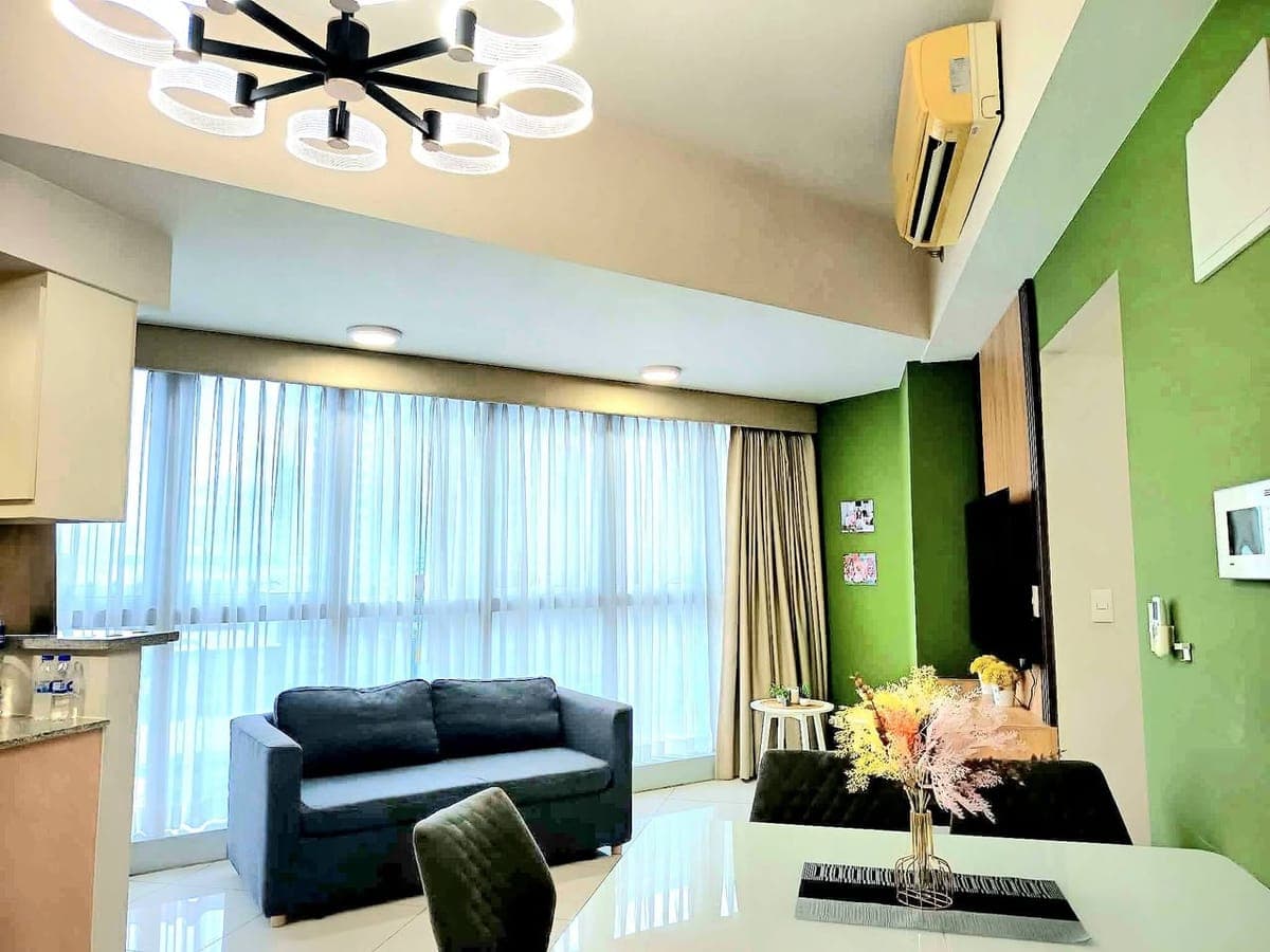 📌Uptown Parksuites Tower 2 Condominium - photo 1