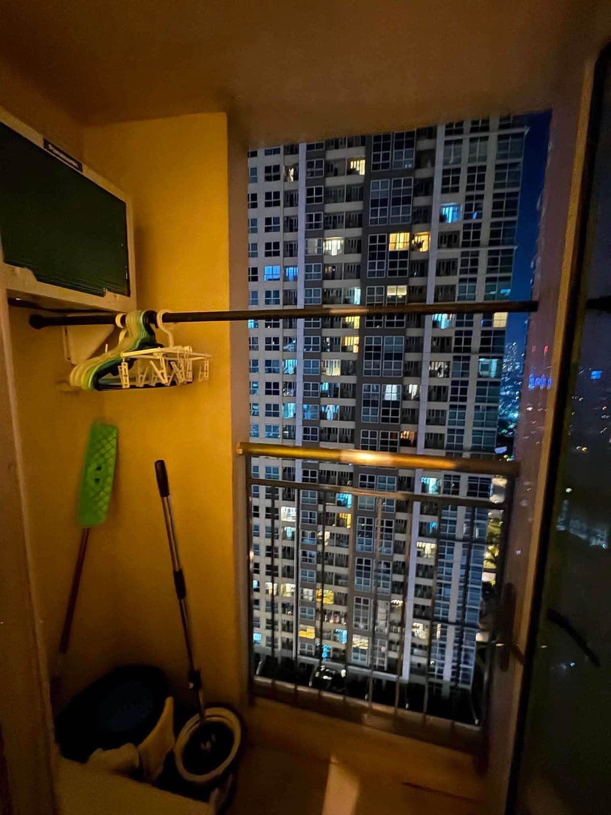 1 BR FURNISHED WITH BALCONY AT PARK WEST, BGC - photo 2