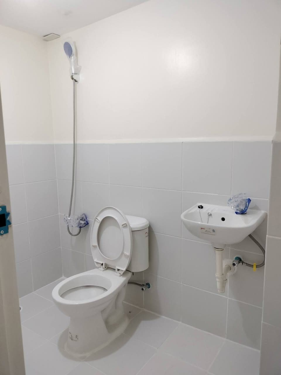 FOR RENT (Studio type unit - 5th floor, Bldg 13) - photo 5