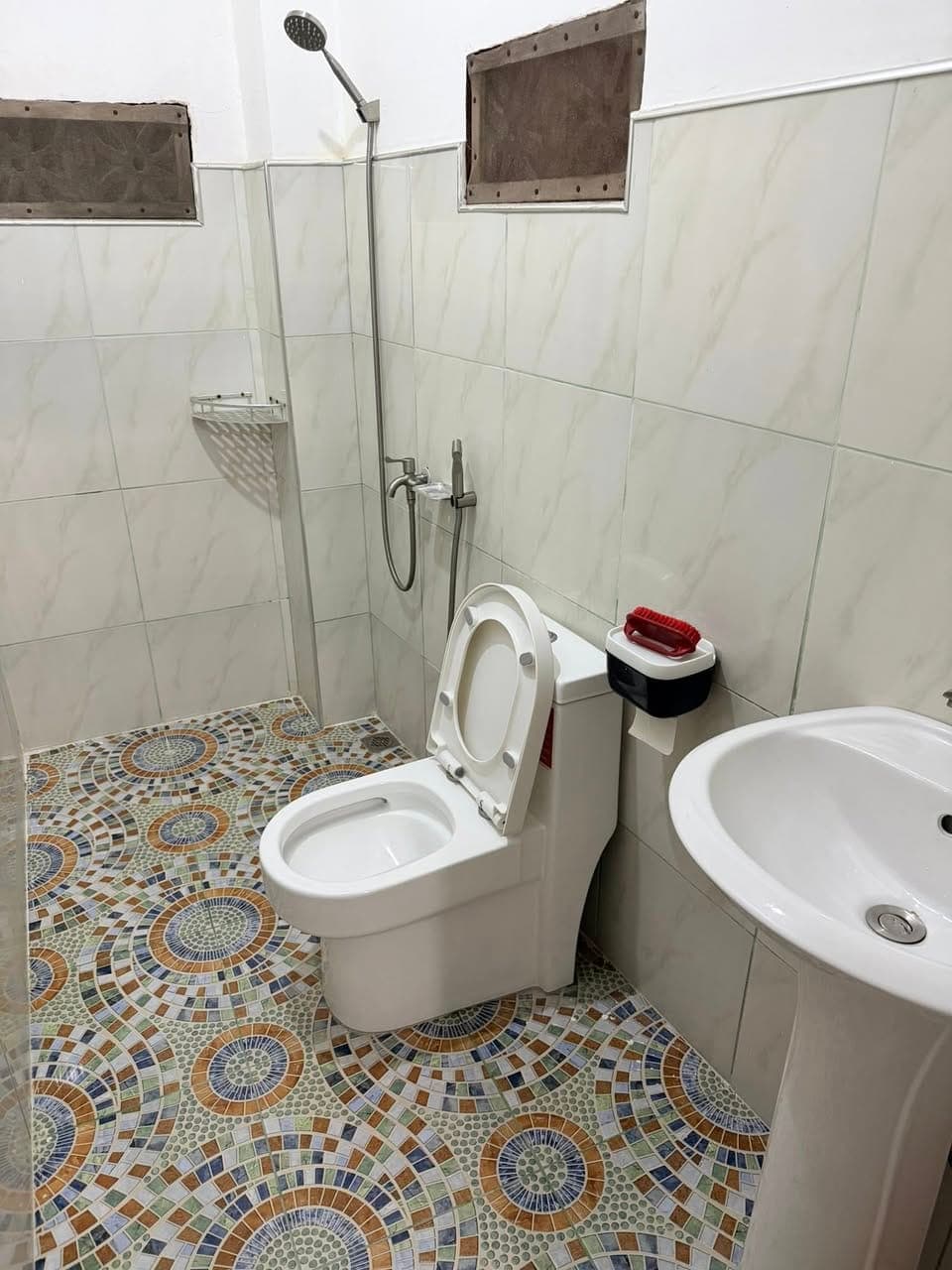 Available Room for rent! - photo 4