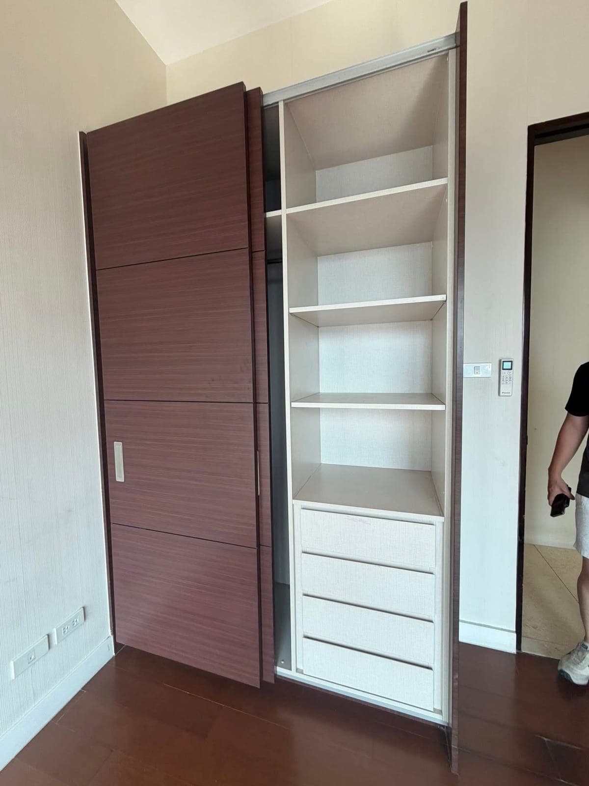 FOR LEASE | Grand Hyatt Residences, BGC ✨ - photo 4