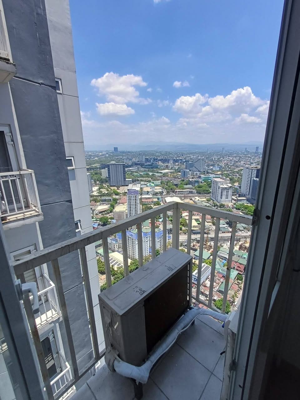 FOR RENT 15K MONTHLY TOMAS MORATO - photo 3