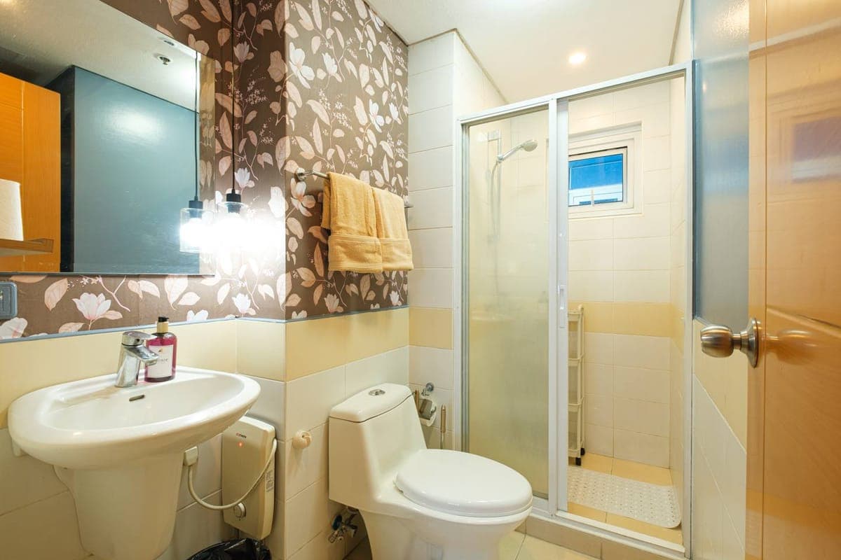 2BR Trion 1 for Rent - photo 2