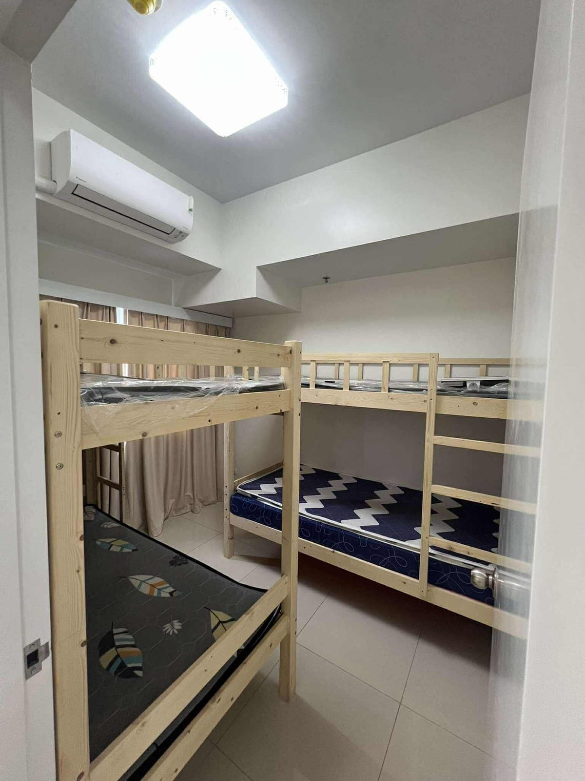 # **FEMALE CONDO SHARING AT 100 WEST MAKATI. NEWLY TURNED OVER 2BR WITH BALCONY. SECURE YOUR SPOT TODAY!** - photo 5