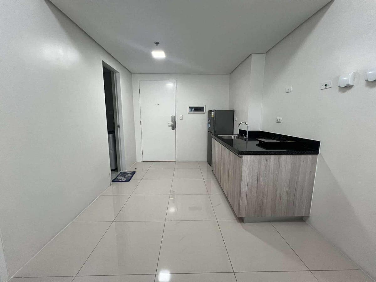 # **FEMALE CONDO SHARING AT 100 WEST MAKATI. NEWLY TURNED OVER 2BR WITH BALCONY. SECURE YOUR SPOT TODAY!** - photo 9