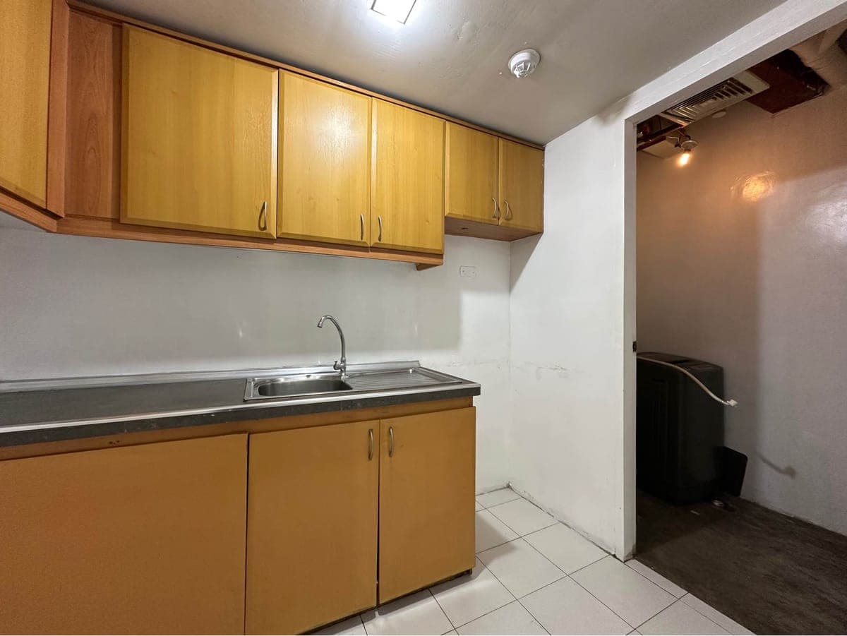 2BR for Lease in Forbeswood Heights BGC - photo 2