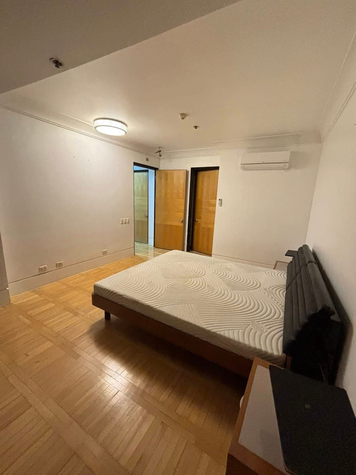 ‼️𝐅𝐎𝐑 RENT🏢ONE MCKINLEY, BGC - photo 1