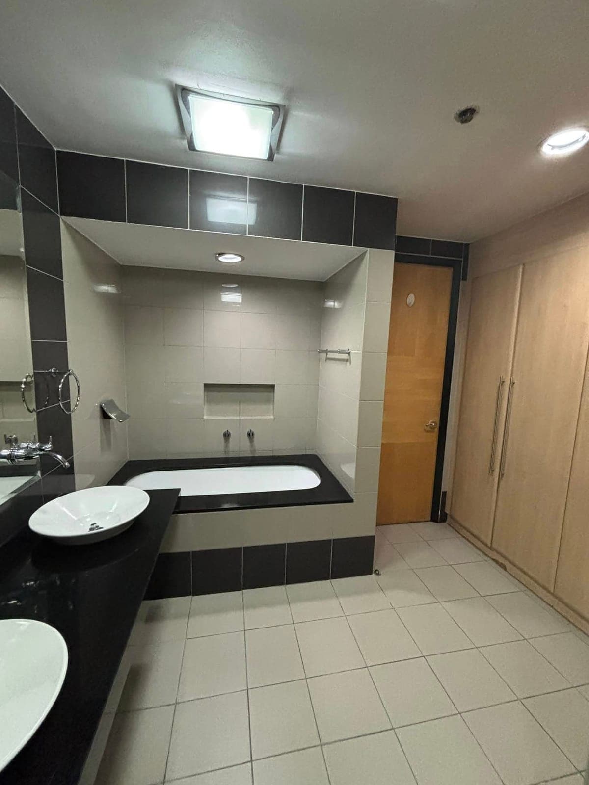 ‼️𝐅𝐎𝐑 RENT🏢ONE MCKINLEY, BGC - photo 5