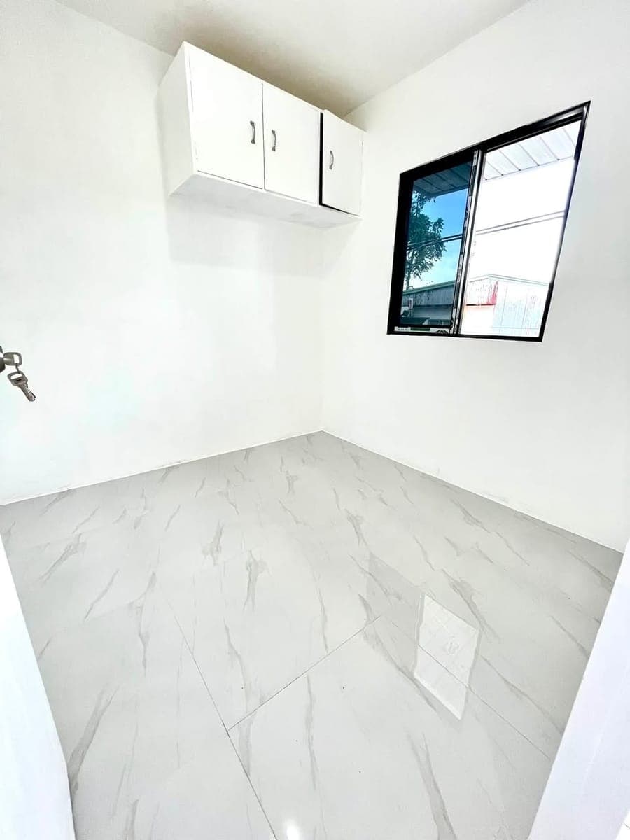 ROOMS AVAILABLE good for 2 persons(₱4,500/month) and good for 1  (₱3,000/month) - photo 3