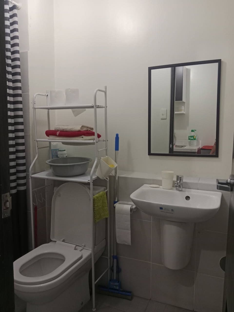 FOR RENT: FURNISHED CONDO UNIT IN NORTH AVENUE EDSA - photo 1