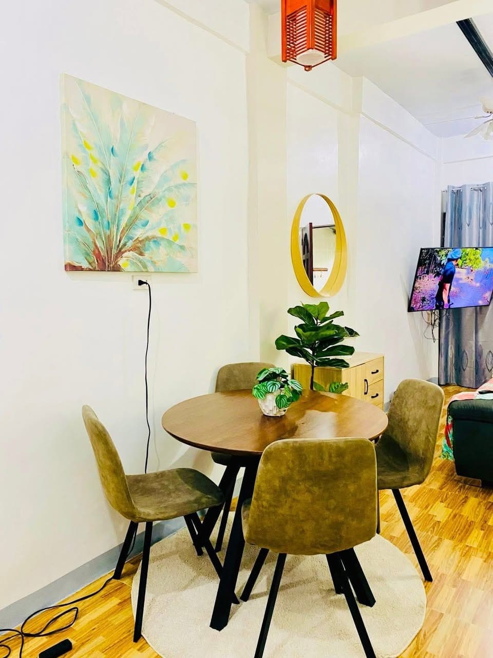 gudpm po saatin lahat baka may nag hahanap dyan ng solo room,nabakante ang 1 room nmin anytime sa mg... - photo 2