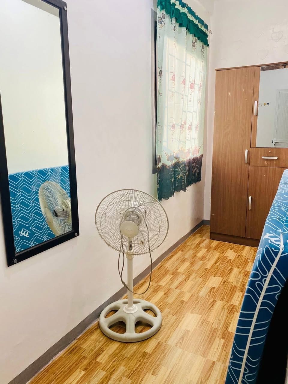 gudpm po saatin lahat baka may nag hahanap dyan ng solo room,nabakante ang 1 room nmin anytime sa mg... - photo 4