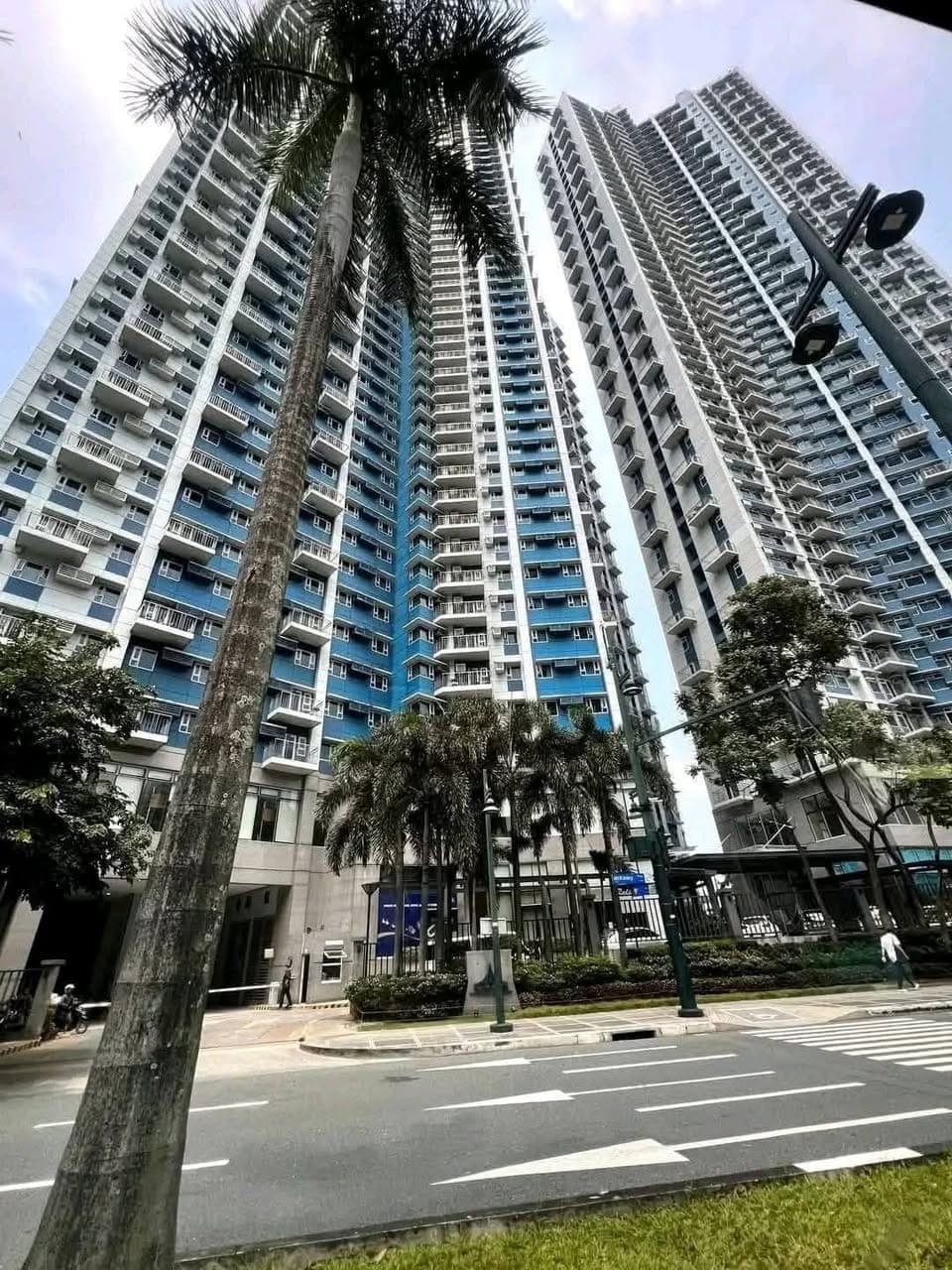 𝐅𝐎𝐑 𝐑𝐄𝐍𝐓 One Bedroom Condo Unit with Balcony in BGC Taguig at Trion Towers. - photo 1