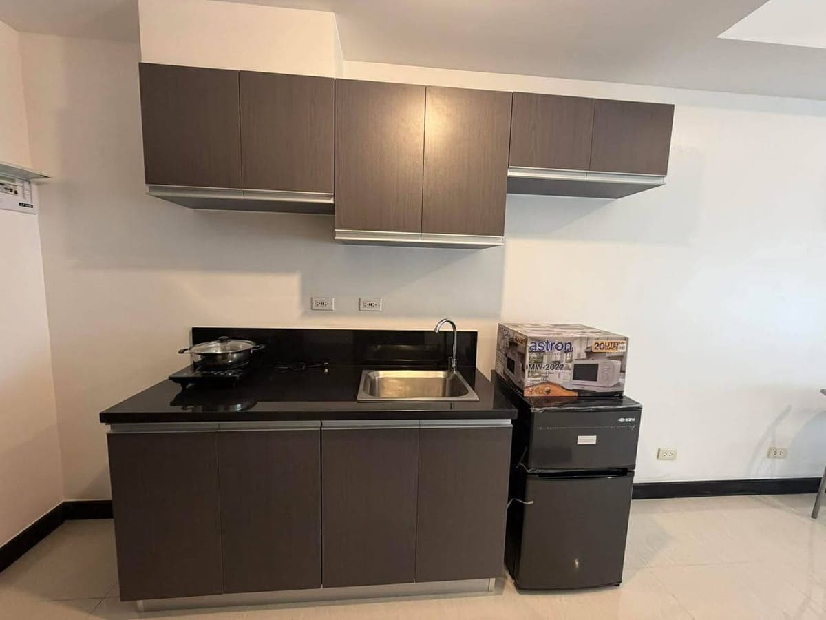 ✨ REFINED CITY LIVING | PET-FRIENDLY COMFORT ✨ - photo 2