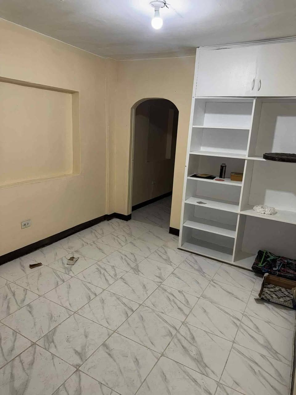 FOR RENT: 1BR APARTMENT Pwde gawin 2 rooms pwde sa mag  2 couple malaki mga rooms dalawa ang main door 10k monthly - photo 1