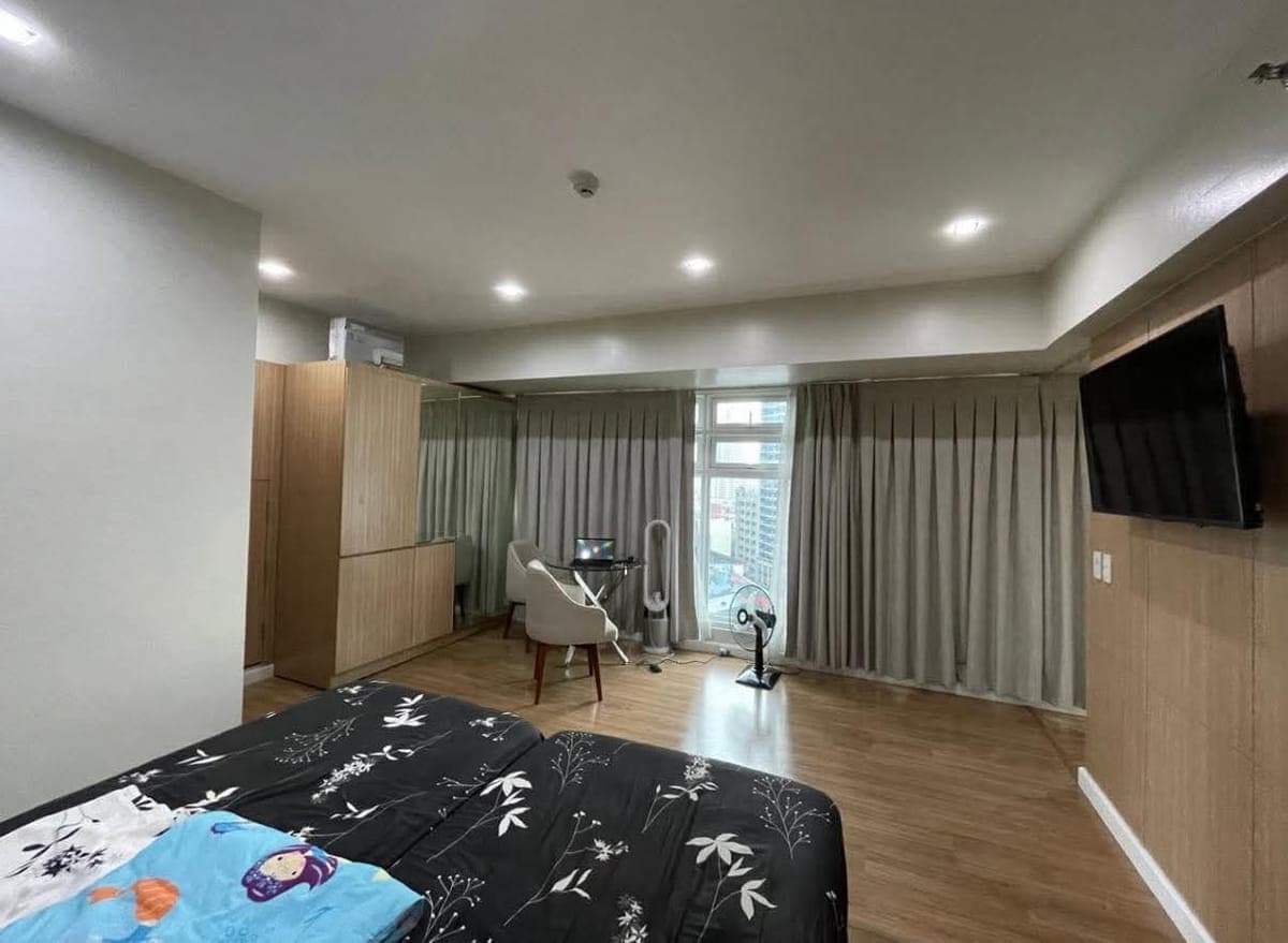 Kroma Tower, Makati for Rent - photo 2