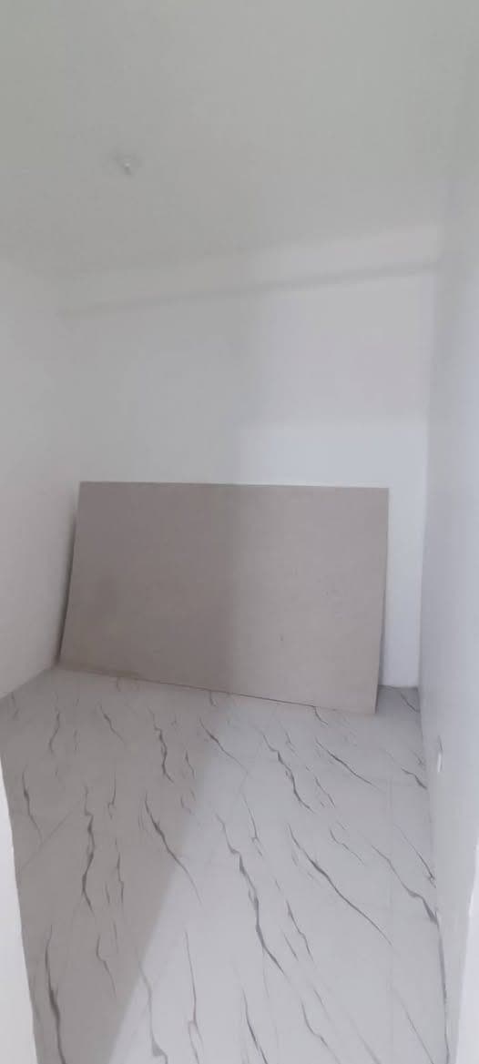 Available unit ready for viewing - photo 4