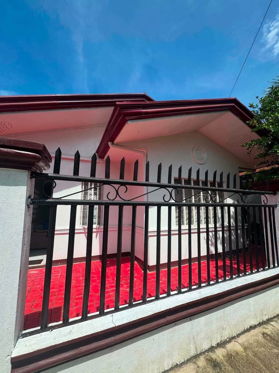 Semi-furnished house for rent - photo 1