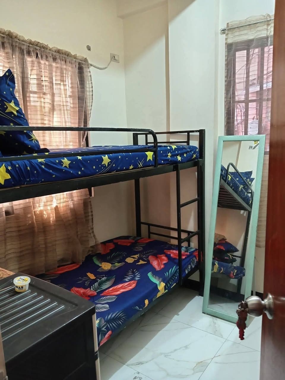 WANTED BED SPACERS: FEMALE 5K MONTHLY,  INCLUSIVE BED WITH FOAM FAN AND PILLOWS FREE ELECTRICITY WAT... - photo 2