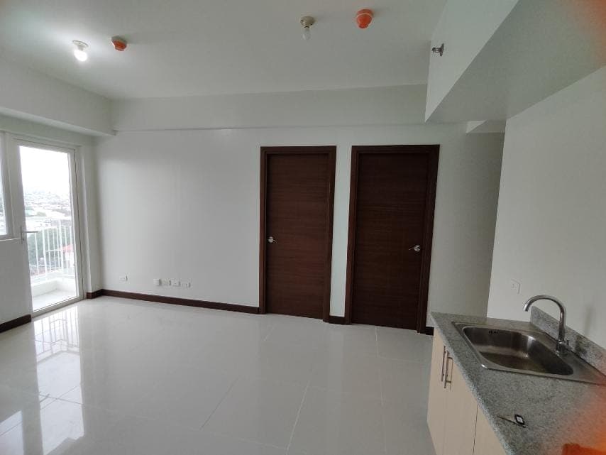 For Lease - photo 4